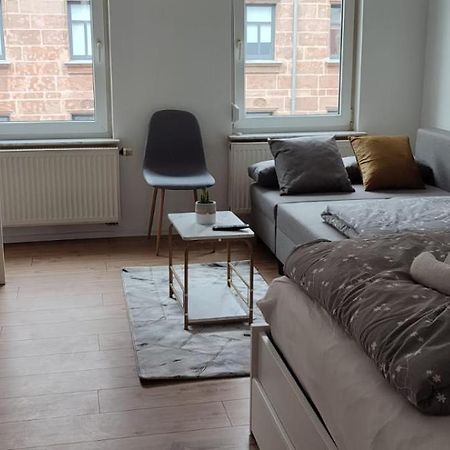 Privatzimmer-2 In Ruhiger Lage 9Min Von Hbh Nuremberg Bagian luar foto