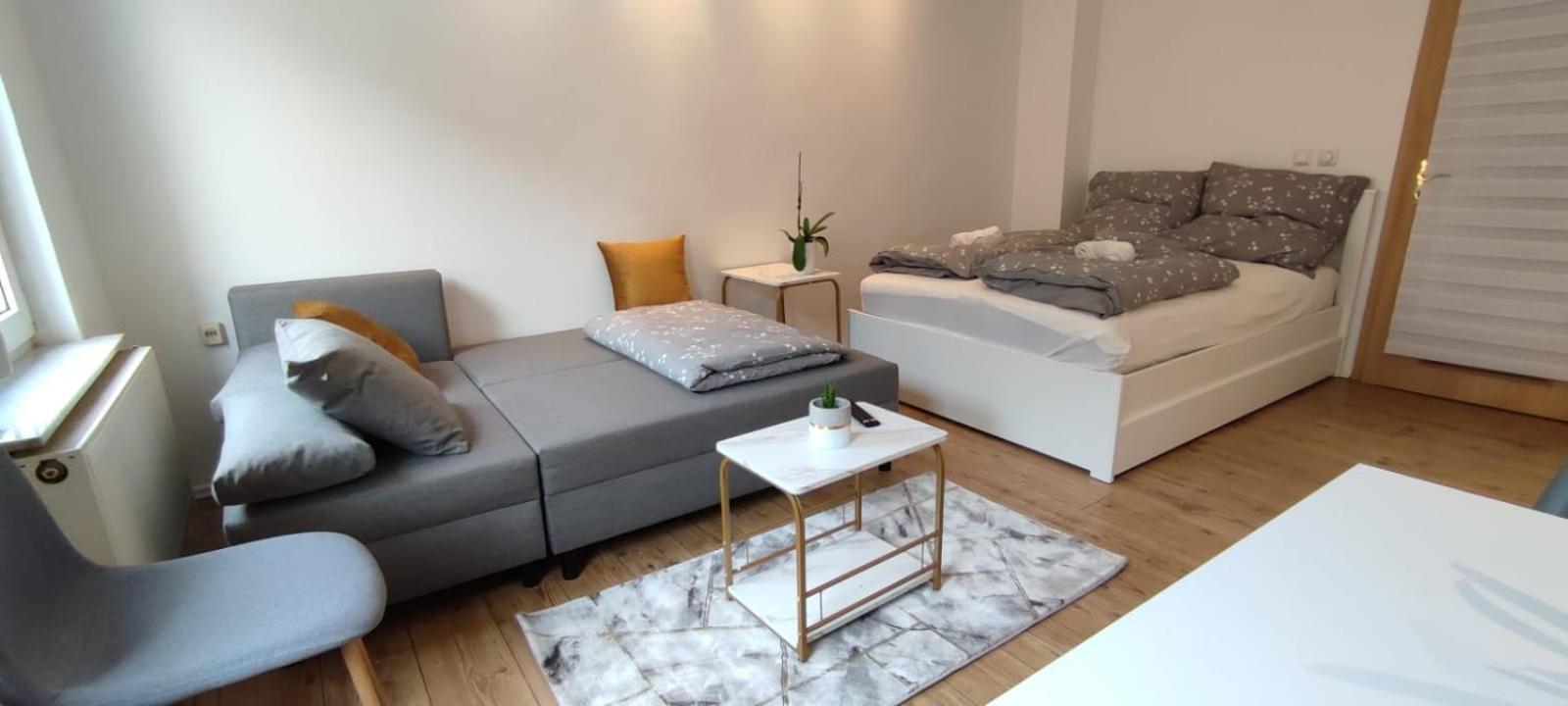 Privatzimmer-2 In Ruhiger Lage 9Min Von Hbh Nuremberg Bagian luar foto